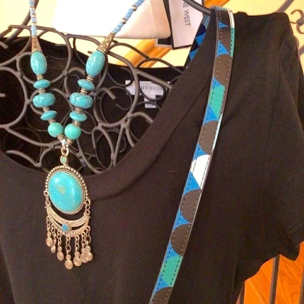 LIME BLUE SCOOP NECK BLACK TEE L NWT